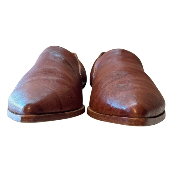 FRYE Kenzie Venetian Loafers Flats Size 7.5 Brown Distressed Leather Pointed Toe - Picture 2 of 12